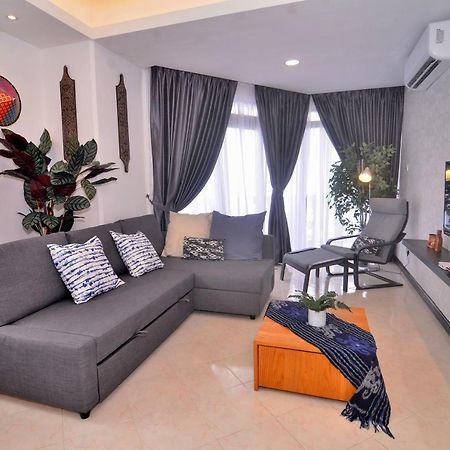 New Riverbank Suites - Waterfront Kuching City Exteriér fotografie