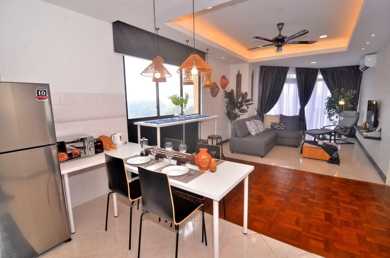 New Riverbank Suites - Waterfront Kuching City Exteriér fotografie